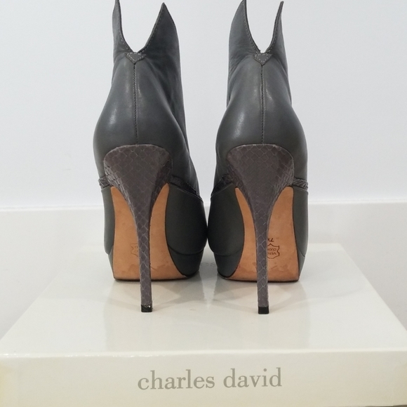 Charles David grey leather booties - Picture 3 of 4